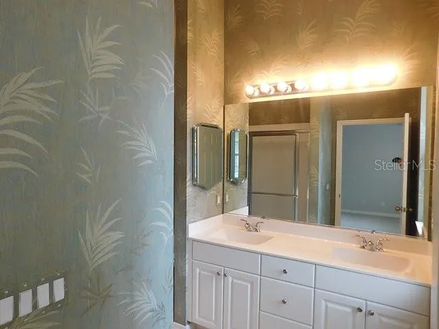 1669 MONARCH DRIVE #204 Venice, FL 34293