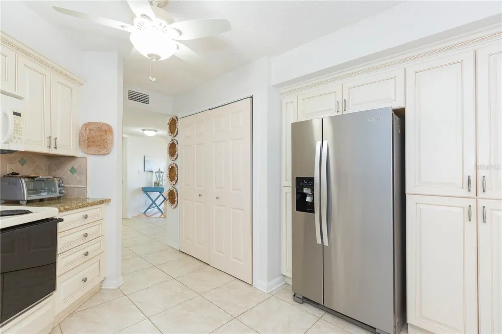 6080 BAHIA DEL MAR CIRCLE #113 St Petersburg, FL 33715