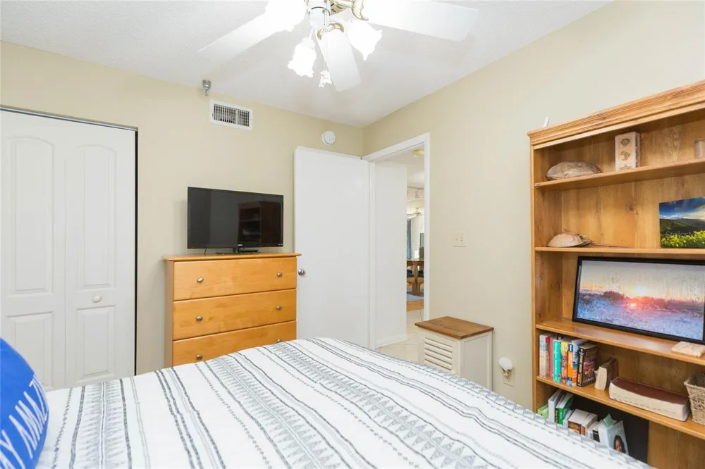 6080 BAHIA DEL MAR CIRCLE #113 St Petersburg, FL 33715
