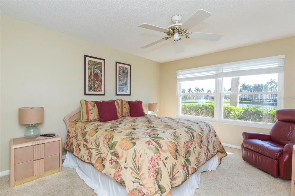 6080 BAHIA DEL MAR CIRCLE #113 St Petersburg, FL 33715