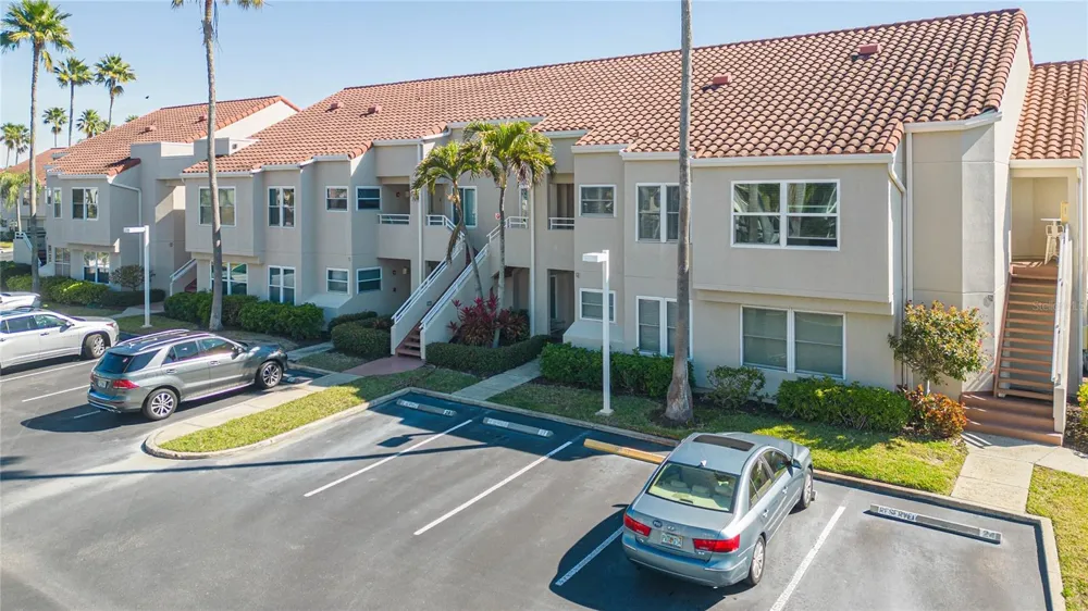 6080 BAHIA DEL MAR CIRCLE #113 St Petersburg, FL 33715