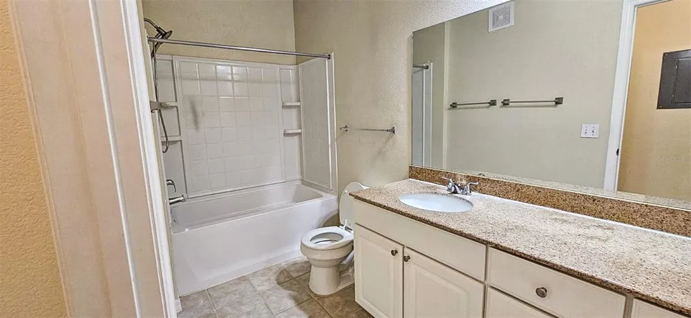 200 SOUTHERN PECAN CIRCLE #203 Winter Garden, FL 34787