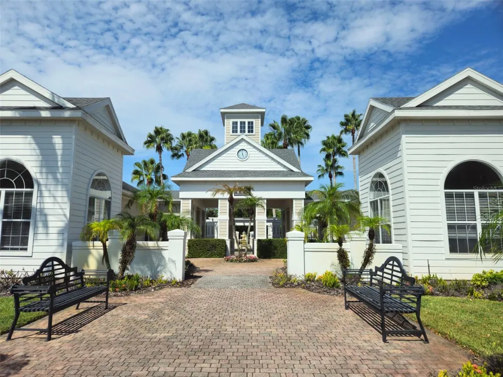 200 SOUTHERN PECAN CIRCLE #203 Winter Garden, FL 34787