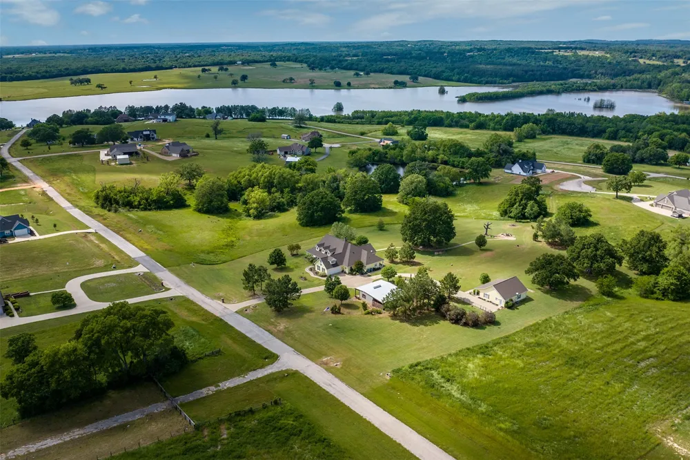5270 Saddle Ridge Court Athens, TX 75752