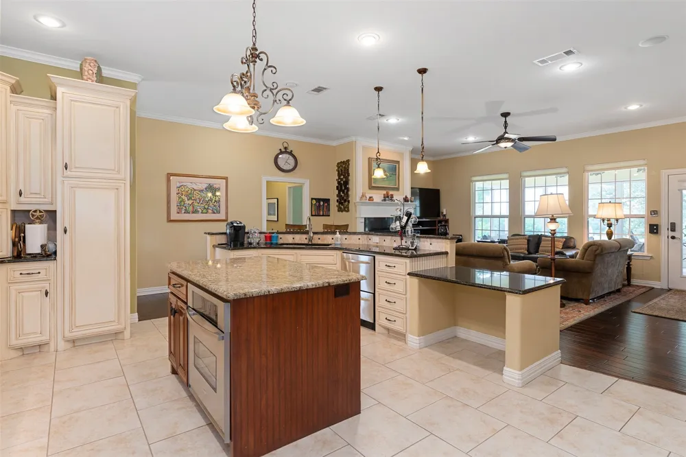 5270 Saddle Ridge Court Athens, TX 75752