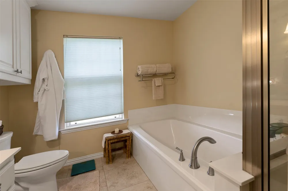 5270 Saddle Ridge Court Athens, TX 75752