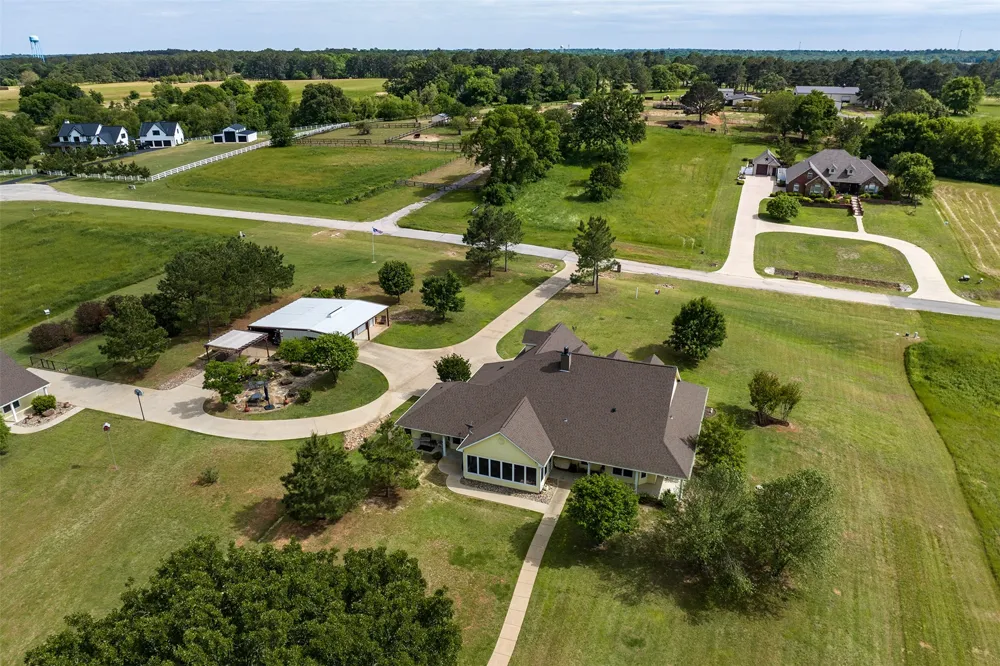 5270 Saddle Ridge Court Athens, TX 75752