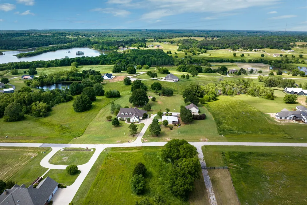 5270 Saddle Ridge Court Athens, TX 75752