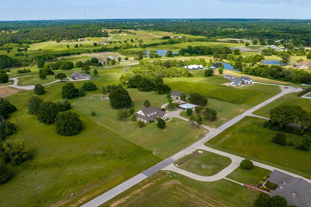 5270 Saddle Ridge Court Athens, TX 75752