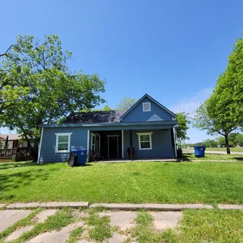 801 NW Main Street