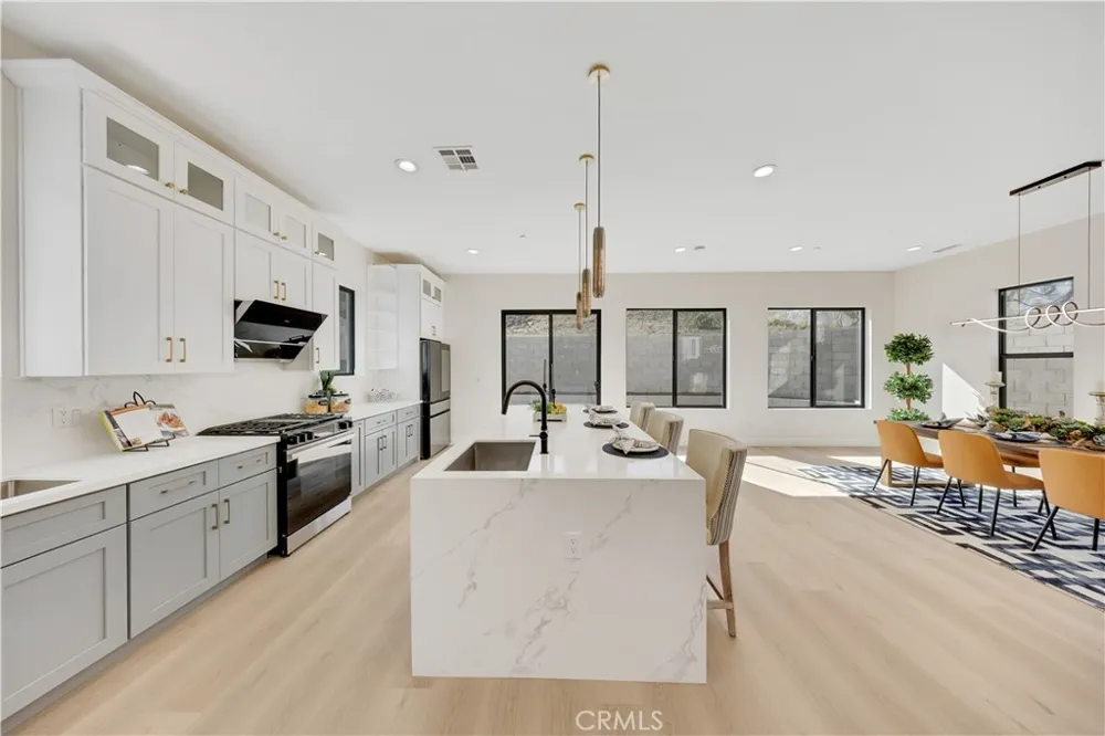 7156 Mooney Rosemead, CA 91770