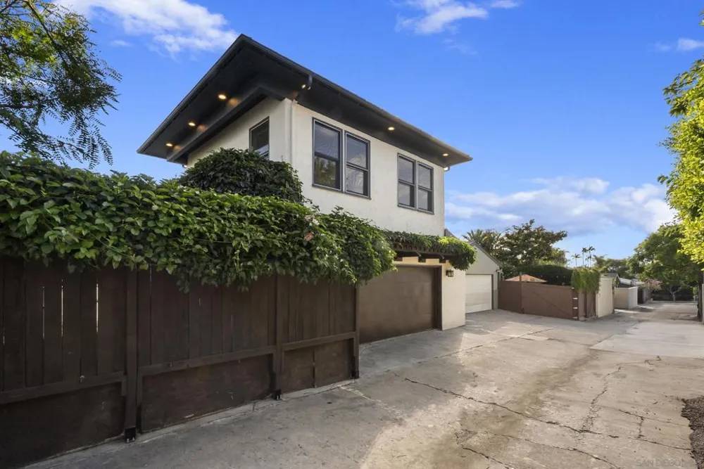 2124 Hickory San Diego, CA 92103