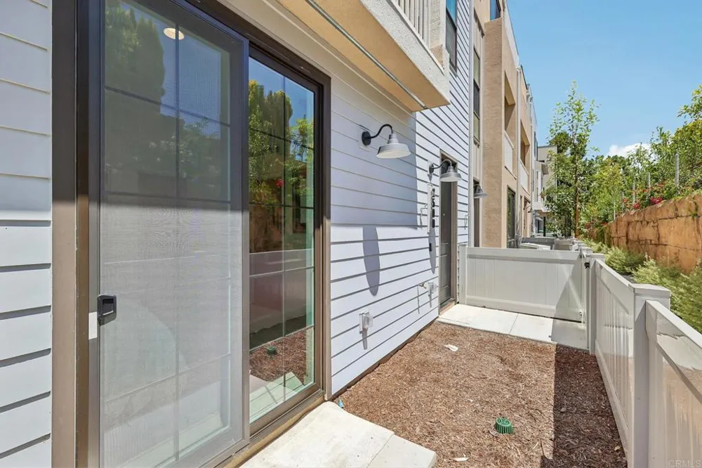 2500 Thyme Way Carlsbad, CA 92008