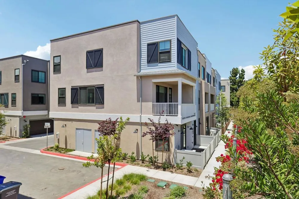 2500 Thyme Way Carlsbad, CA 92008