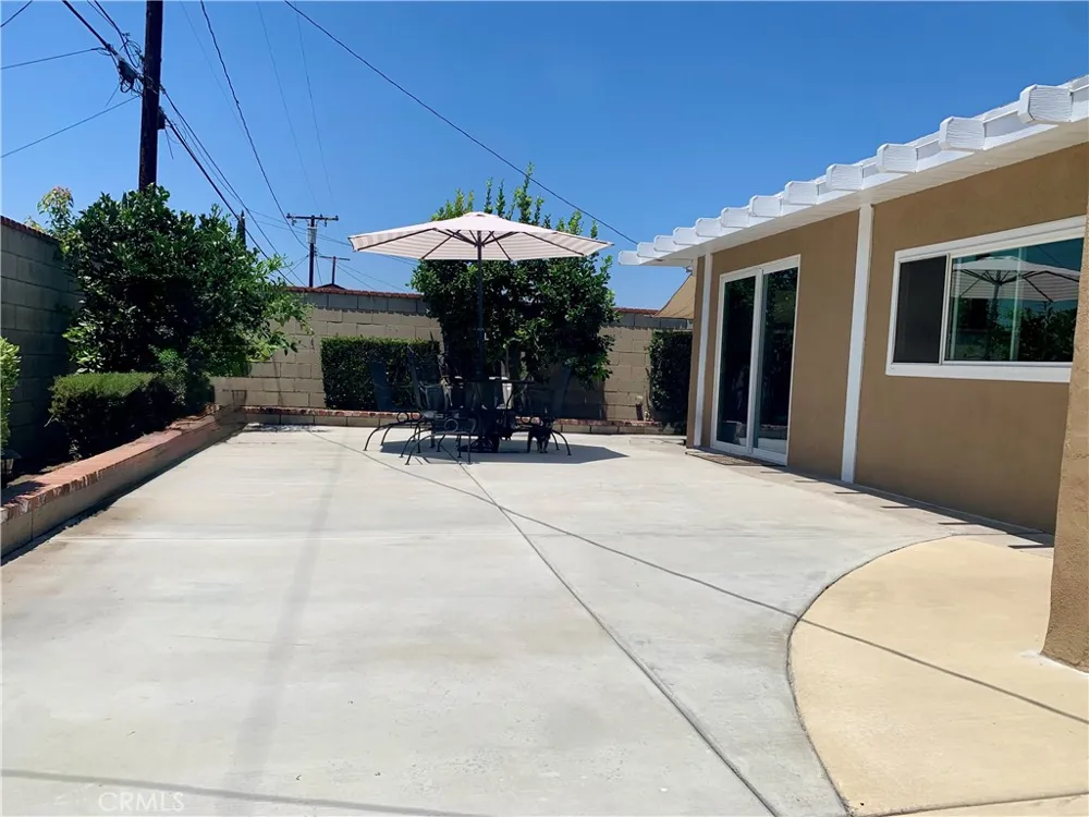 4751 Howard Montclair, CA 91763