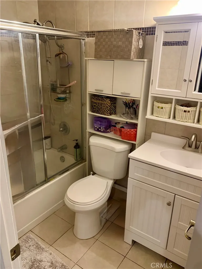 4751 Howard Montclair, CA 91763