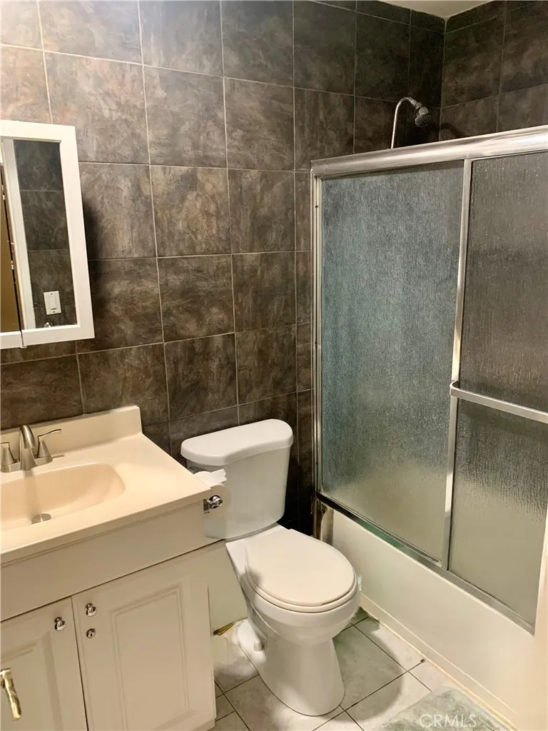 4751 Howard Montclair, CA 91763