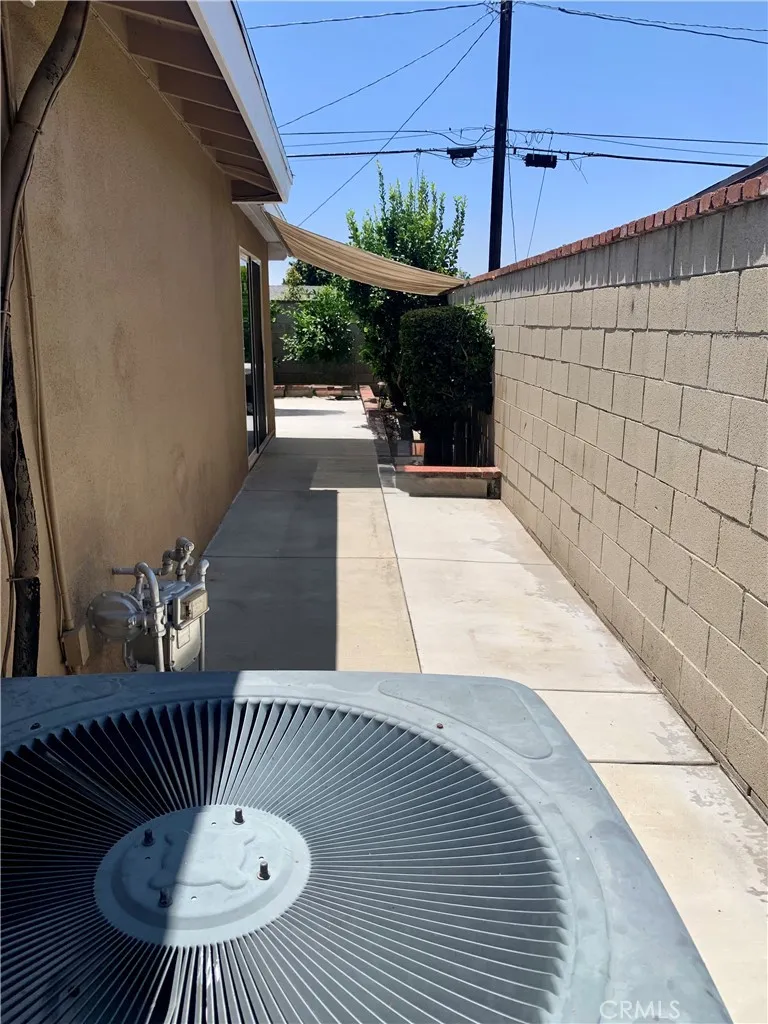 4751 Howard Montclair, CA 91763