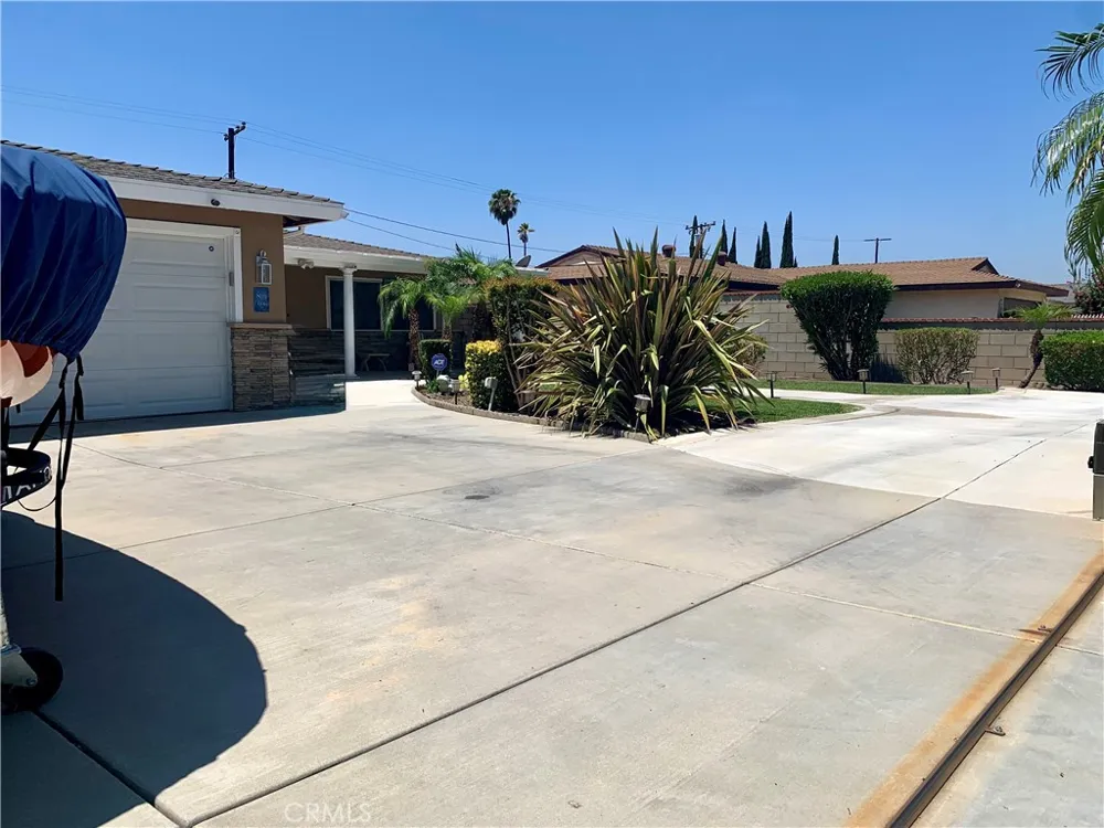4751 Howard Montclair, CA 91763