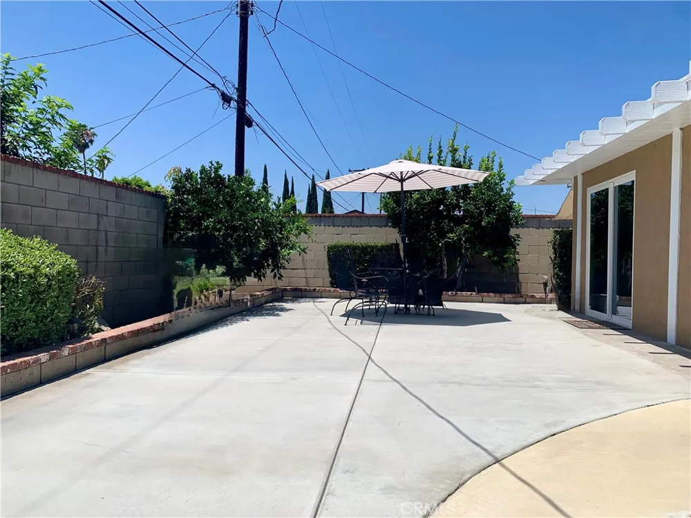 4751 Howard Montclair, CA 91763