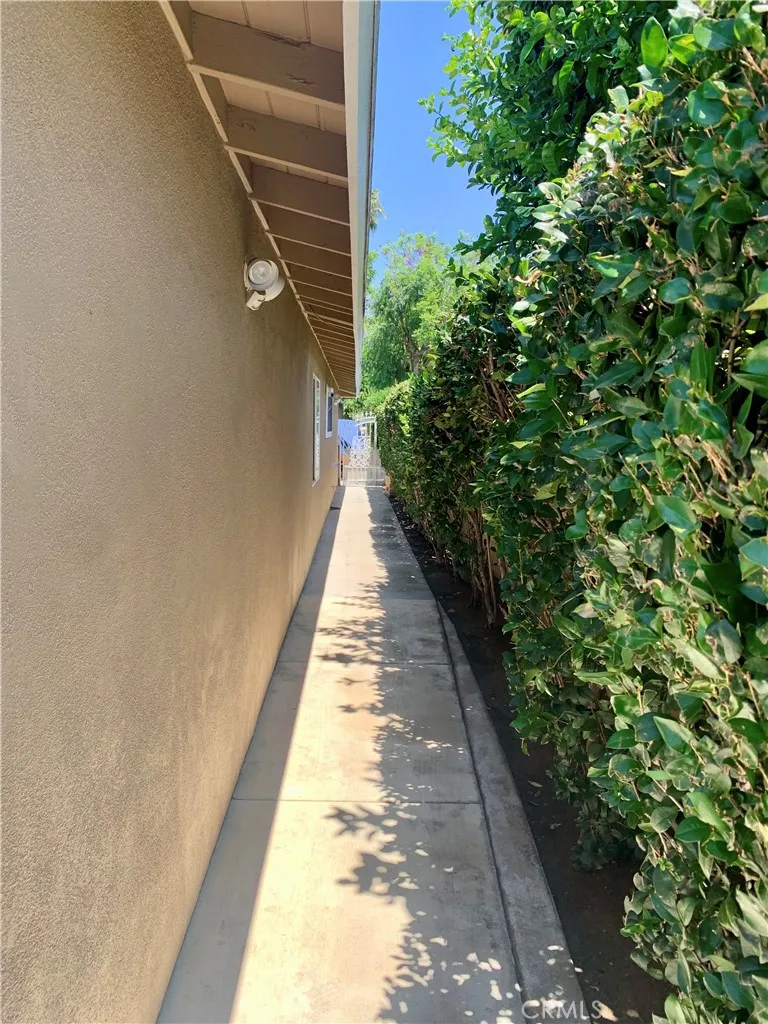 4751 Howard Montclair, CA 91763