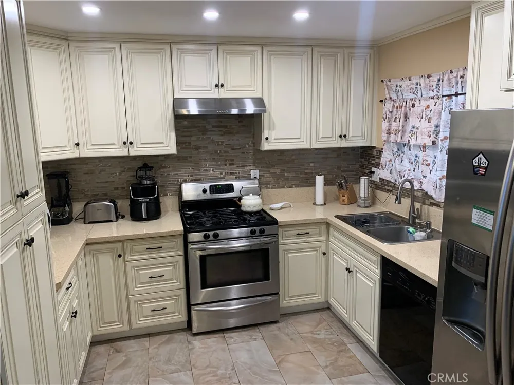 4751 Howard Montclair, CA 91763