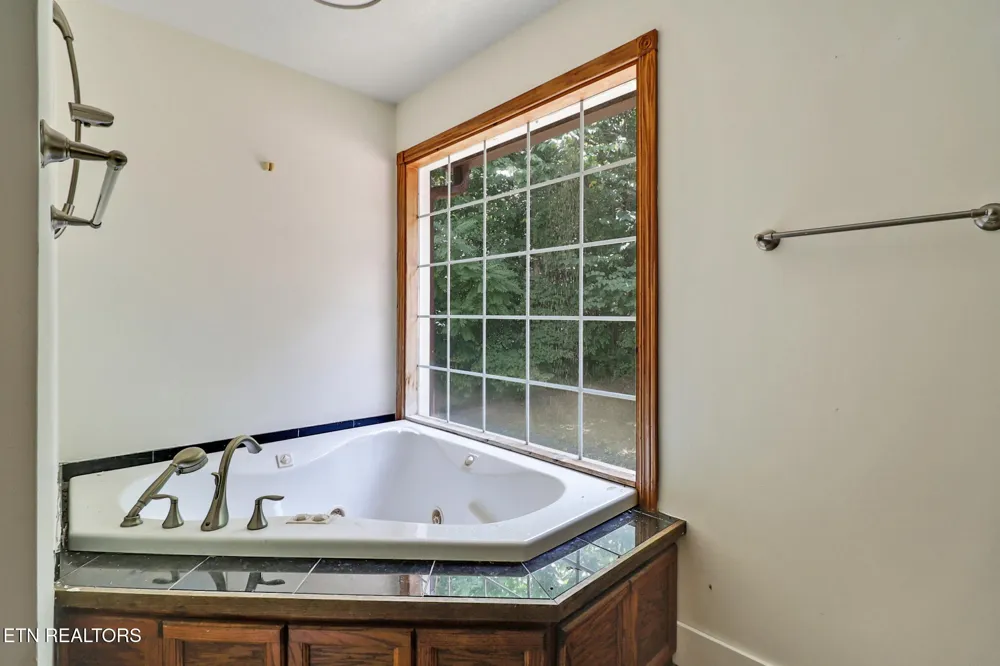 517 Big Sky Rd Jamestown, TN 38556