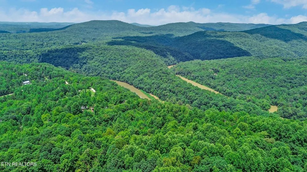 517 Big Sky Rd Jamestown, TN 38556