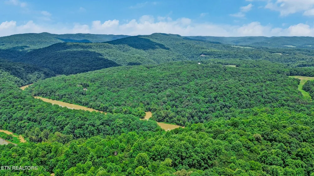 517 Big Sky Rd Jamestown, TN 38556