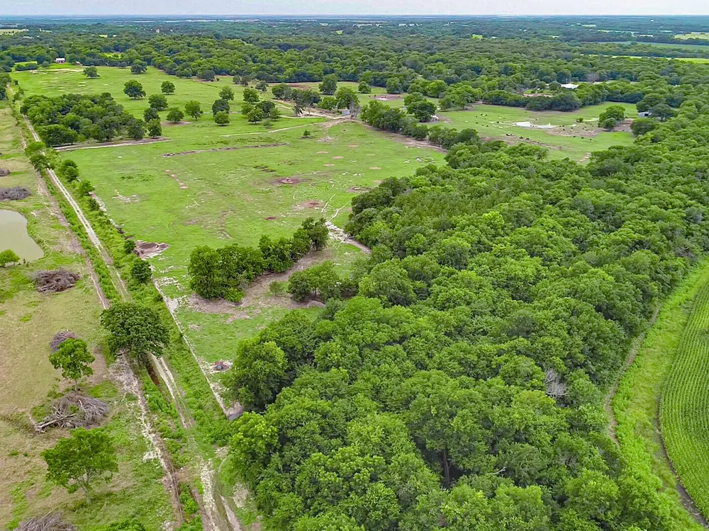 3280 Ws Rail Road Ben Franklin, TX 75415