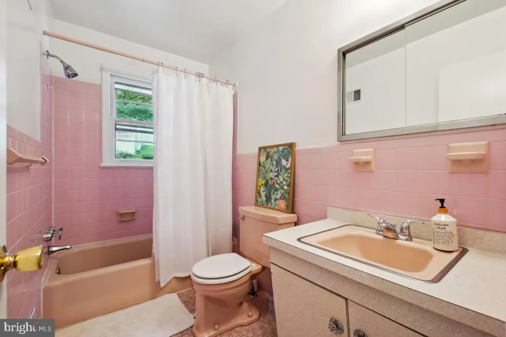 8504 SUNDALE DRIVE Silver Spring, MD 20910