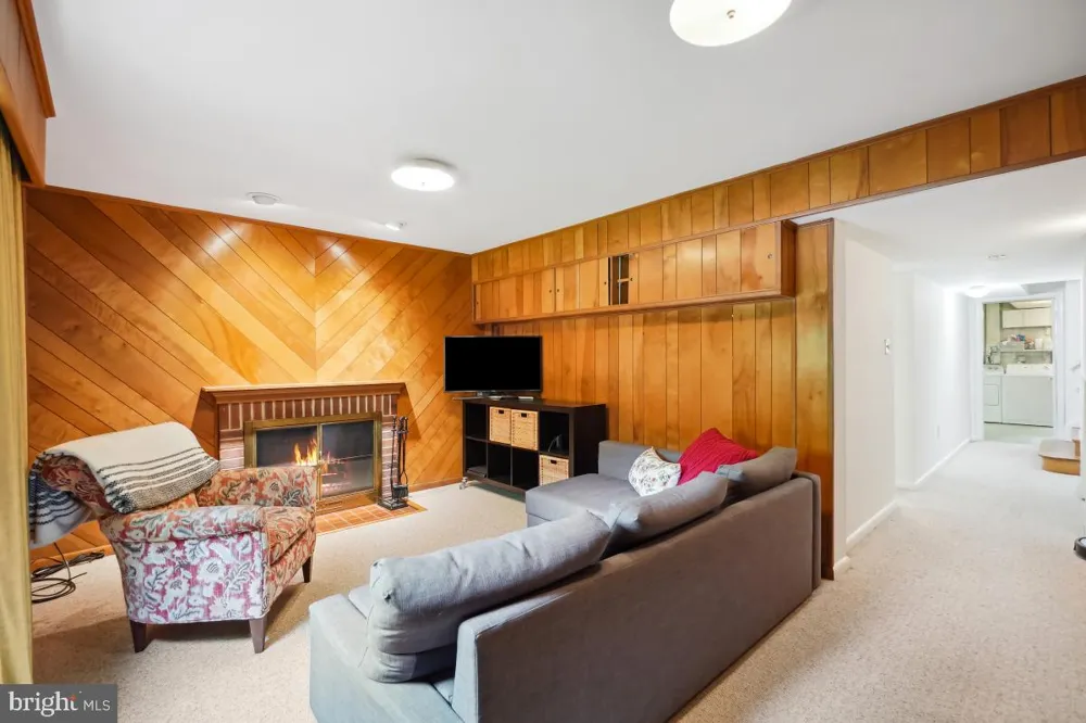 8504 SUNDALE DRIVE Silver Spring, MD 20910