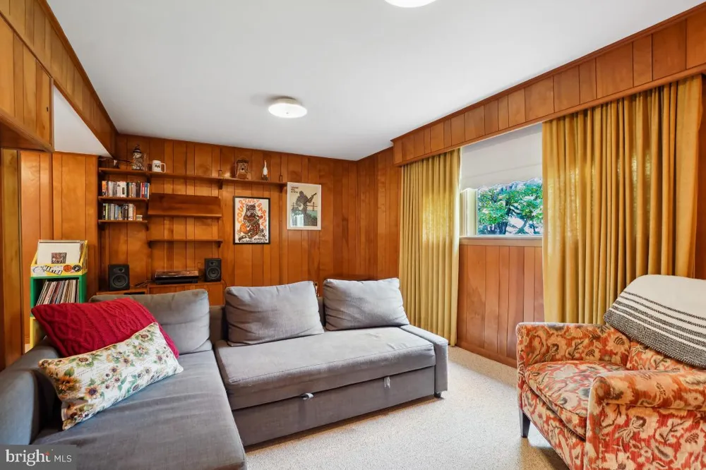 8504 SUNDALE DRIVE Silver Spring, MD 20910
