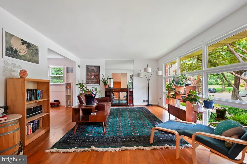 8504 SUNDALE DRIVE Silver Spring, MD 20910
