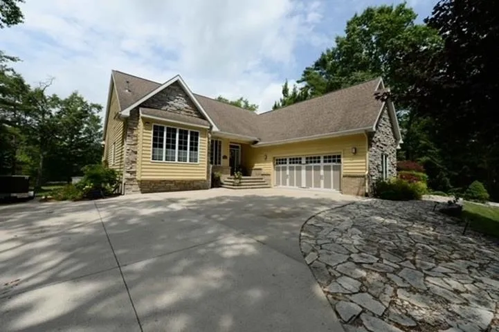 7021 Lakewood Drive Oscoda Charter Township, MI 48750