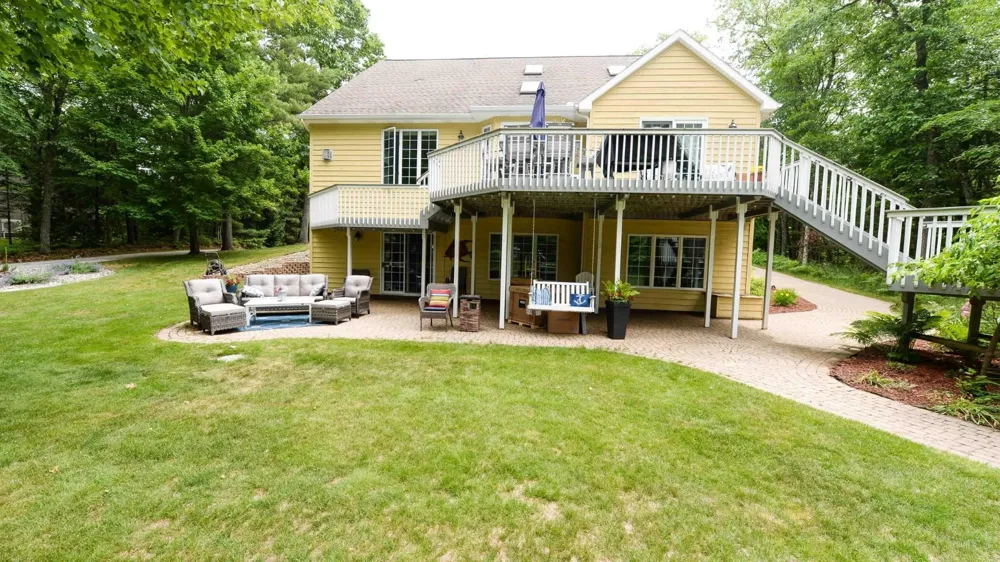 7021 Lakewood Drive Oscoda Charter Township, MI 48750