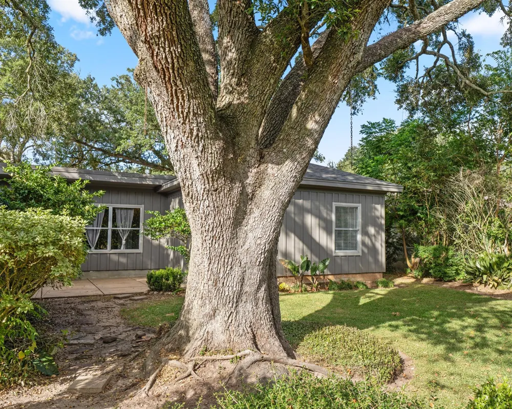 2404 Marguerite Street Bay City, TX 77414