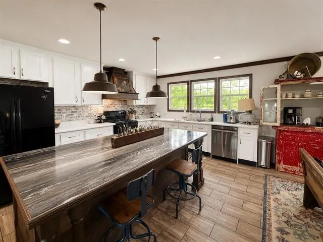 669 W Fm 1004 Kirbyville, TX 75956