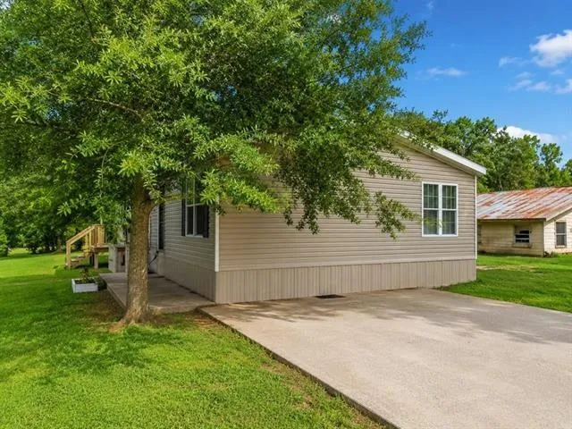 669 W Fm 1004 Kirbyville, TX 75956