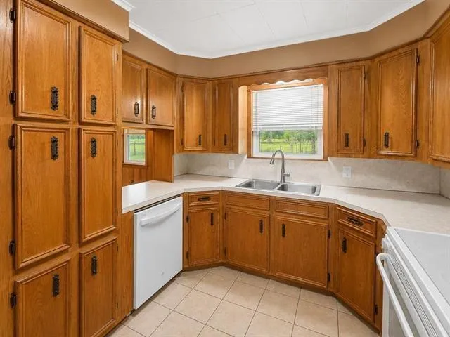 669 W Fm 1004 Kirbyville, TX 75956