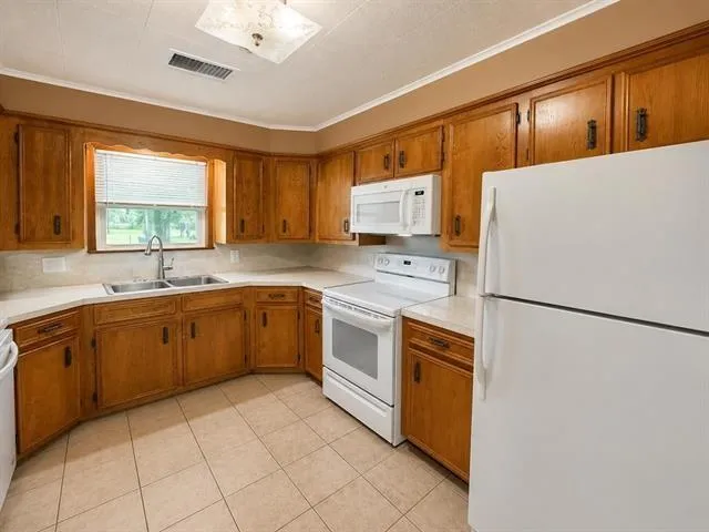 669 W Fm 1004 Kirbyville, TX 75956