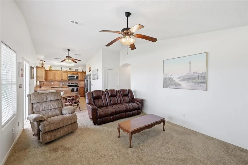 1008 Rollover Circle Gilchrist, TX 77617