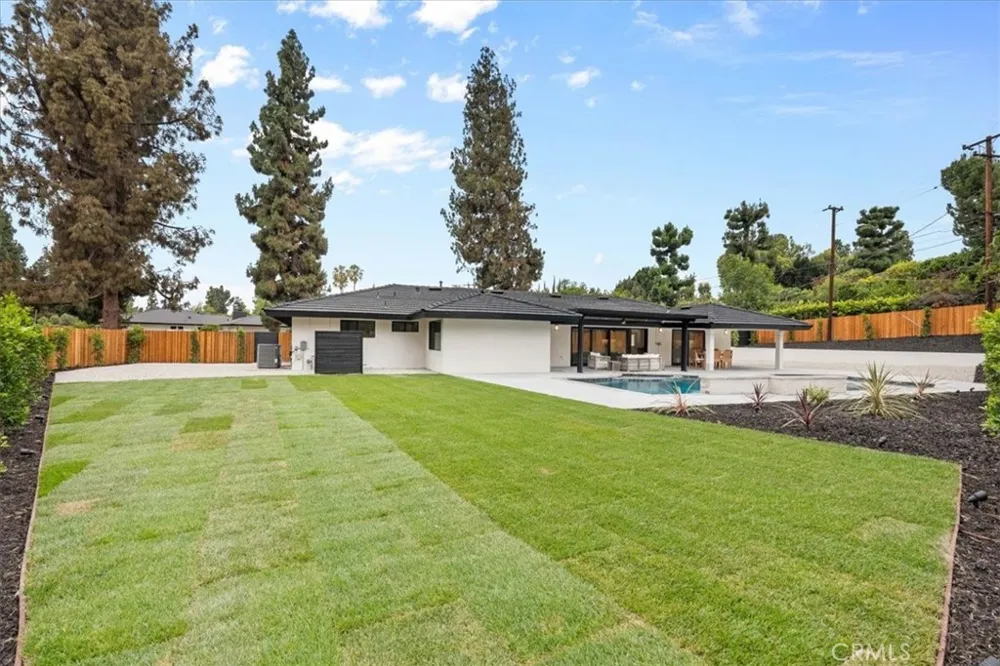 2000 Redondo Fullerton, CA 92835