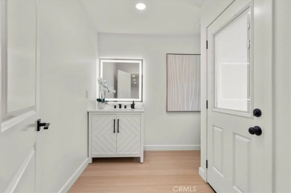 2000 Redondo Fullerton, CA 92835