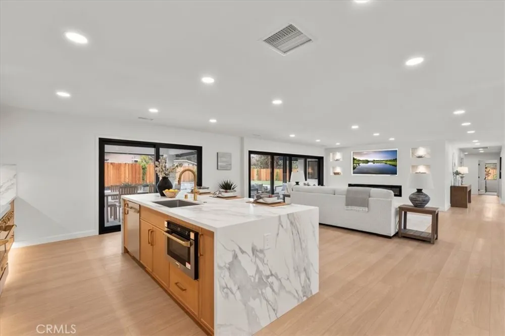 2000 Redondo Fullerton, CA 92835