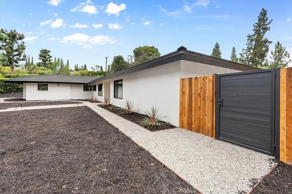2000 Redondo Fullerton, CA 92835