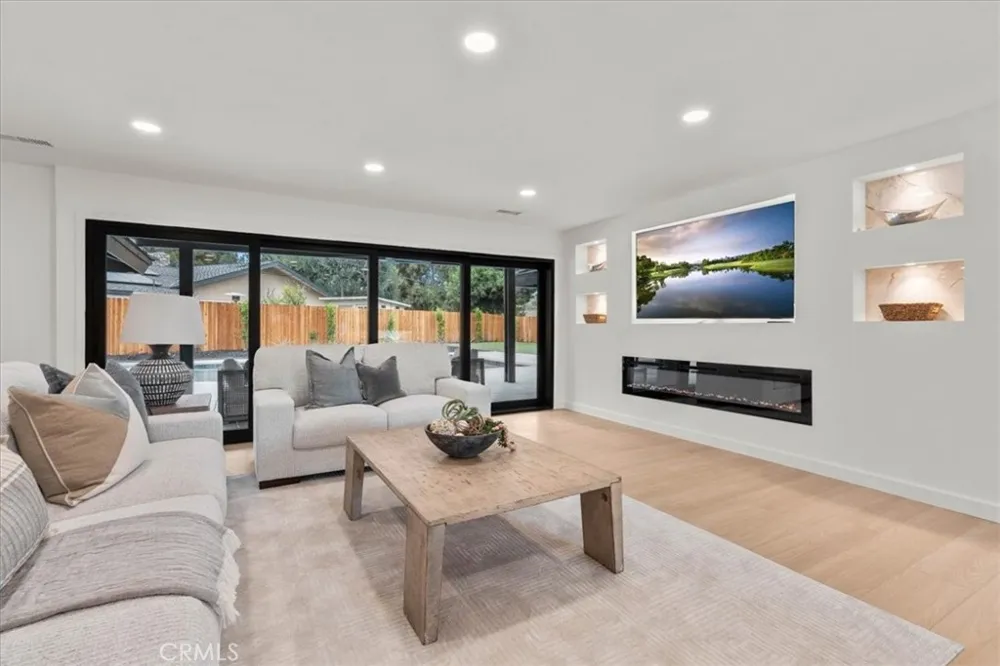 2000 Redondo Fullerton, CA 92835