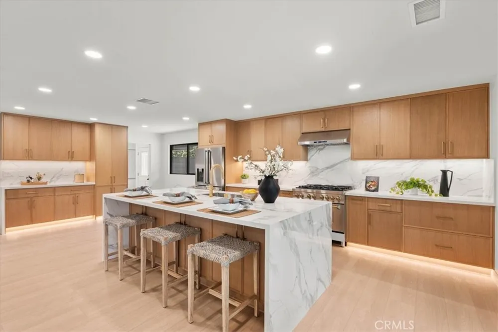2000 Redondo Fullerton, CA 92835