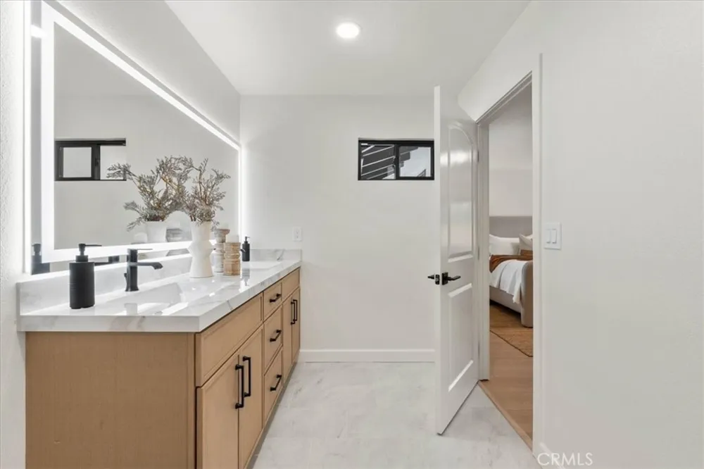 2000 Redondo Fullerton, CA 92835