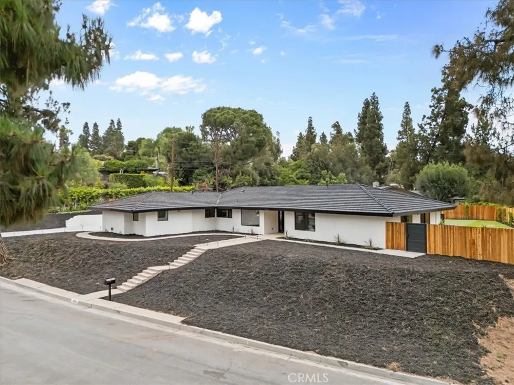 2000 Redondo Fullerton, CA 92835